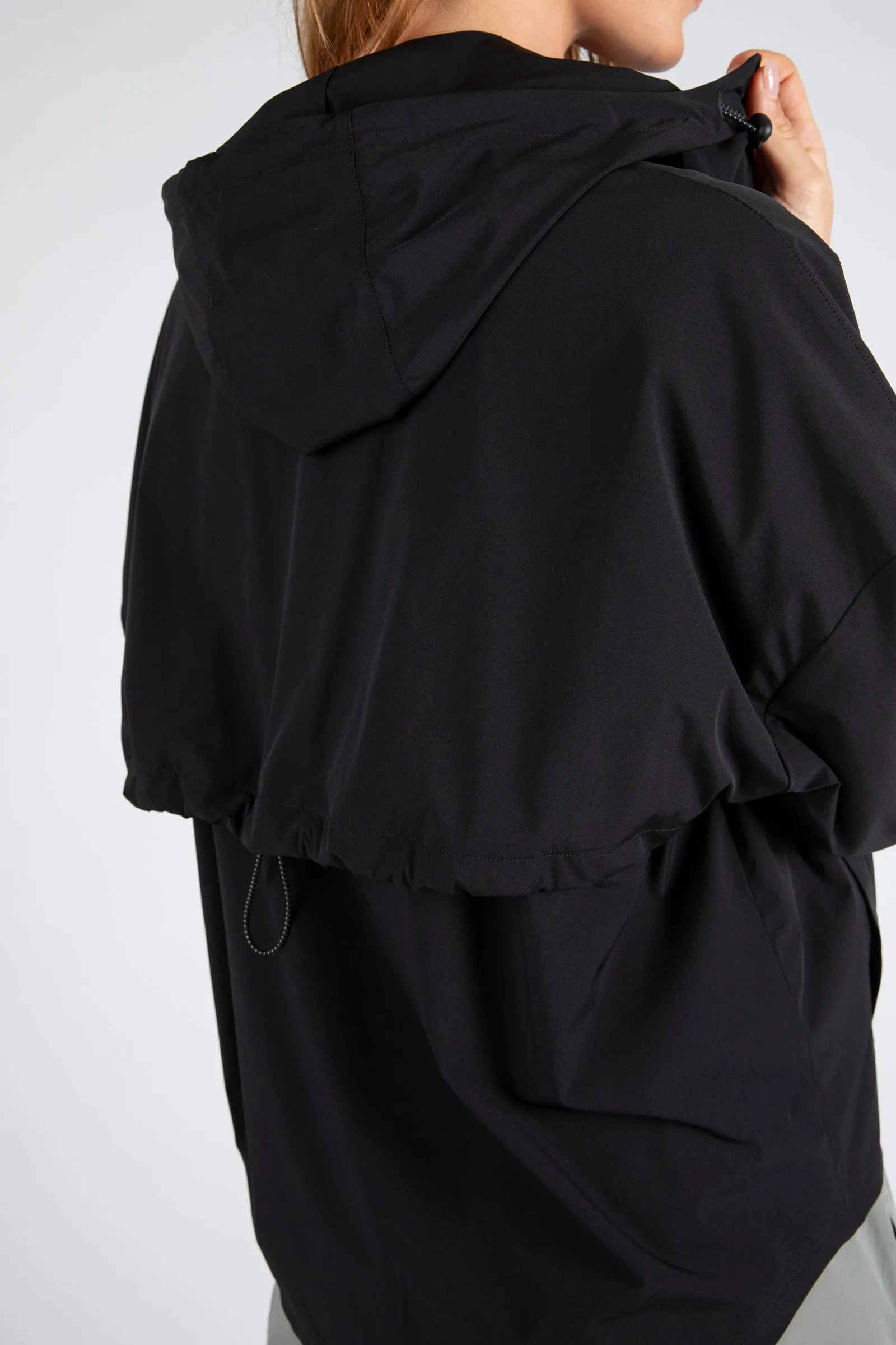 Motion Windbreaker - Black