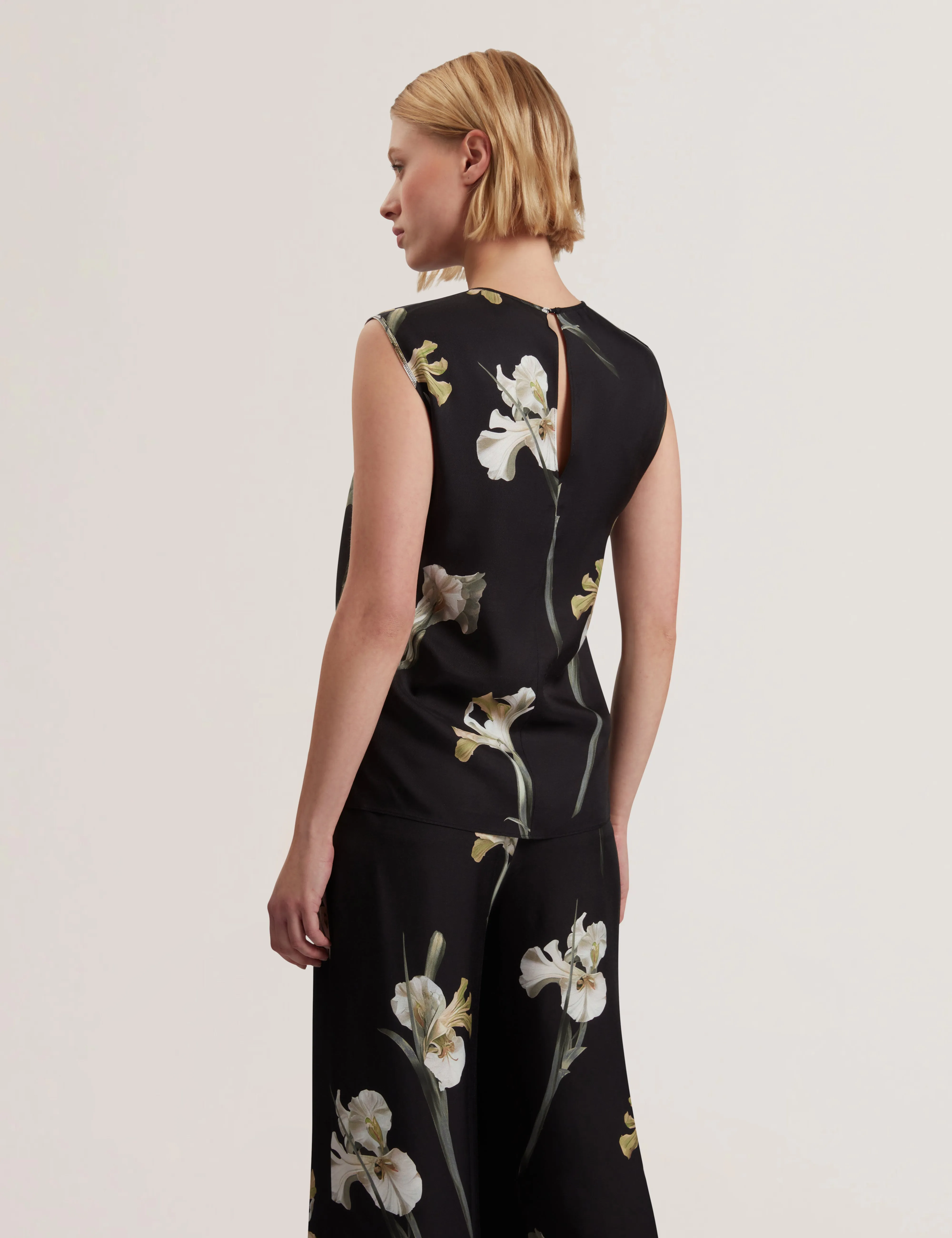 Sharmo Printed Contrast Stitch Tank Top Black